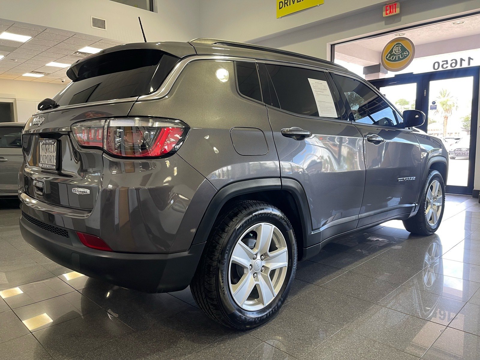 Used 2022 Jeep Compass Latitude FWD image 5