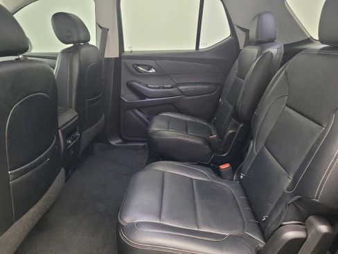 Used 2021 Chevrolet Traverse LT image 18
