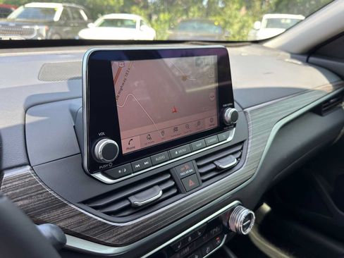 Used 2019 Nissan Altima 2.5 SL FWD image 18
