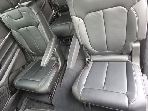 Used 2023 Jeep Grand Cherokee L Limited image 29