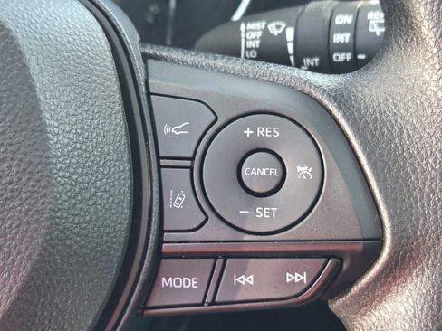 Used 2024 Toyota RAV4 XLE w/ Convenience Package image 14