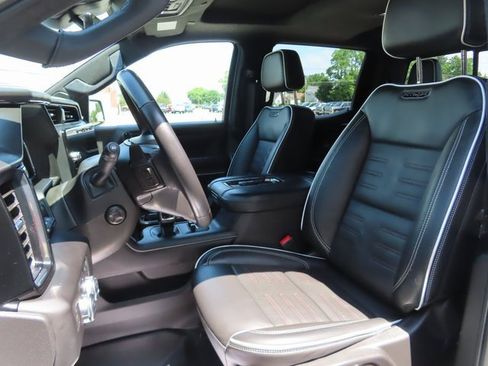 Used 2022 GMC Sierra 1500 AT4X image 21