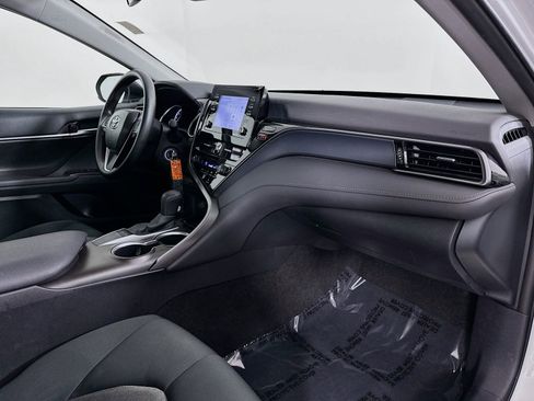 Used 2024 Toyota Camry LE image 28