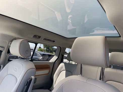 Certified 2025 Volkswagen ID. Buzz 1st Edition RWD image 23