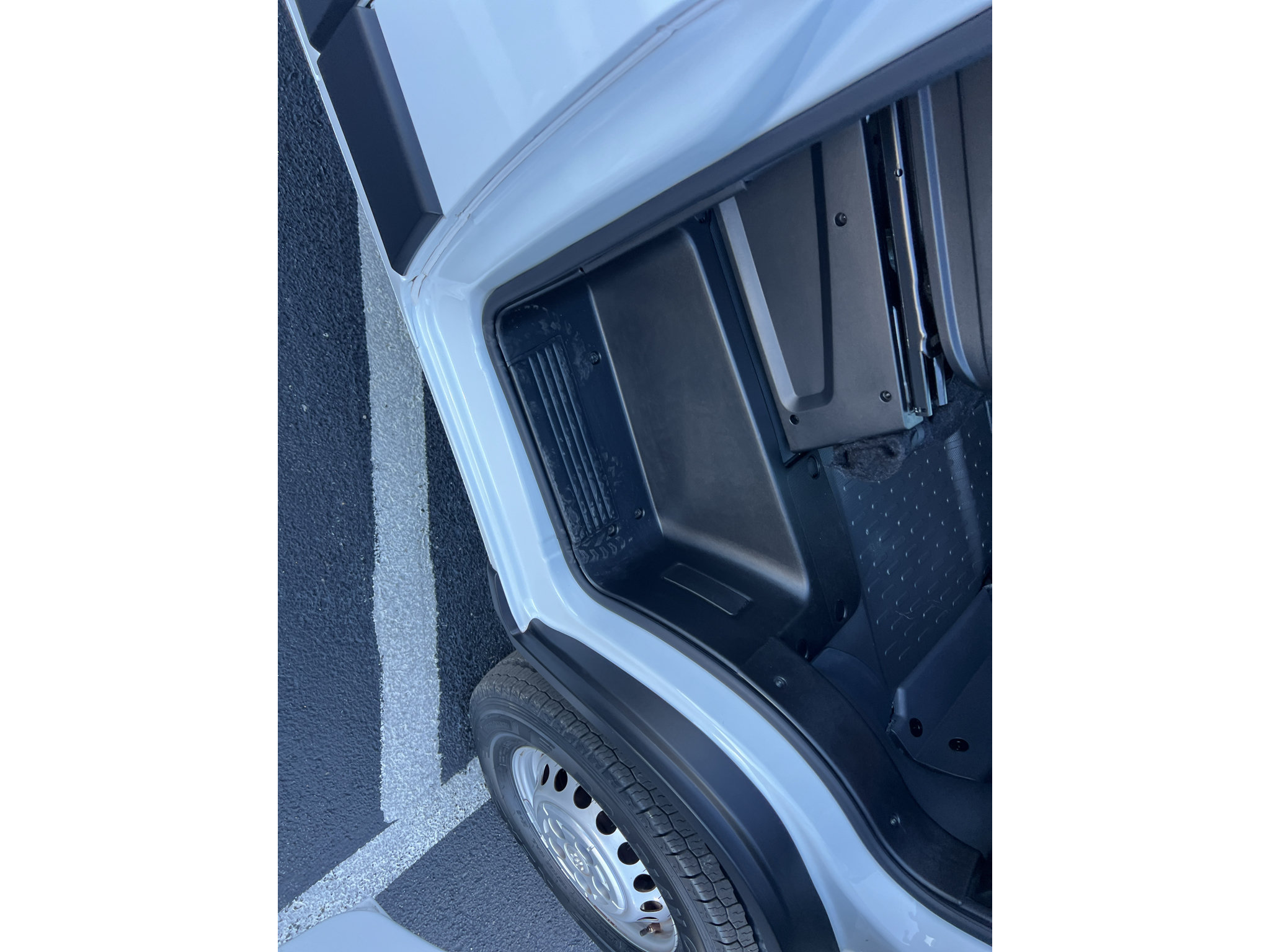 Used 2025 RAM ProMaster 2500 w/ Convenience Group FWD image 22
