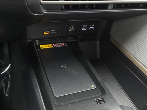 Certified 2026 Toyota Camry SE FWD image 17