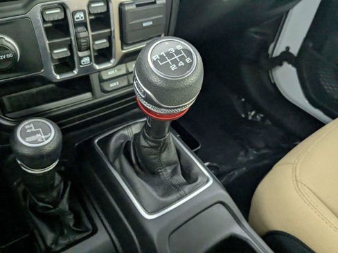 Used 2022 Jeep Wrangler Unlimited Sport w/ Sun And Sound Package AWD/4WD image 24