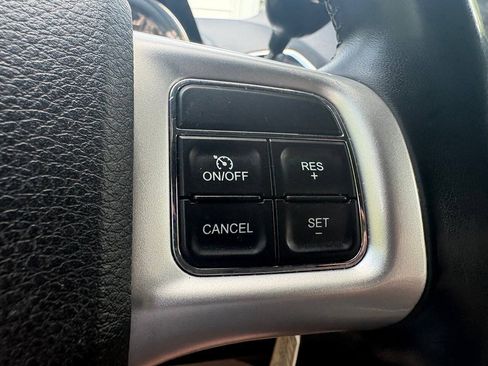 Used 2018 Dodge Grand Caravan SXT FWD image 17