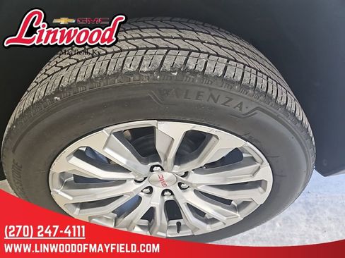 Used 2024 GMC Yukon XL Denali w/ Denali Reserve Package image 7