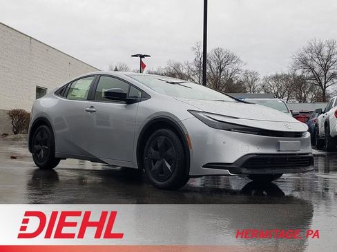 New 2026 Toyota Prius LE FWD image 1