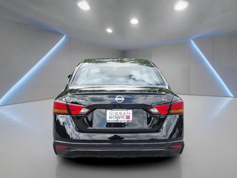 Used 2024 Nissan Altima 2.5 SV FWD image 4