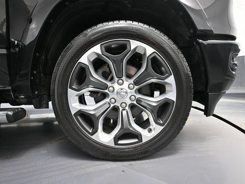 Used 2022 RAM 1500 Limited w/ Body-Colour Bumper Group AWD/4WD image 16