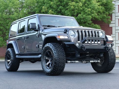 Used 2022 Jeep Wrangler Unlimited Sahara w/ Cold Weather Group AWD/4WD image 1