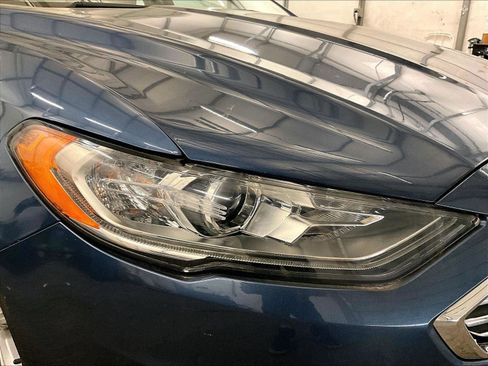 Used 2018 Ford Fusion SE w/ Fusion SE Technology Package FWD image 27