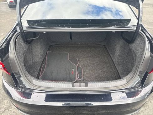 Used 2019 Volkswagen Jetta GLI FWD image 13