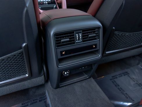 Used 2024 Porsche Cayenne S image 47