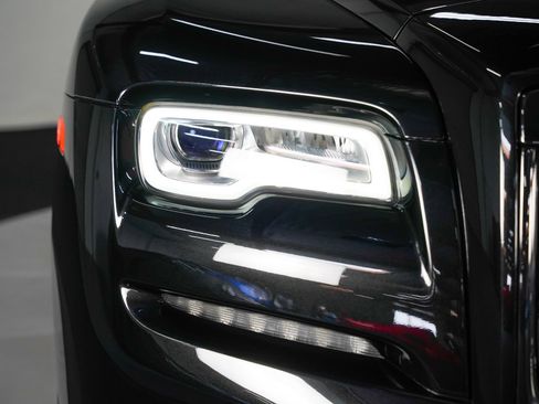 Used 2017 Rolls-Royce Wraith RWD image 12