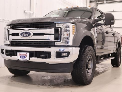 Certified 2019 Ford F250 XLT w/ XLT Value Package image 6
