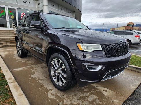 Used 2018 Jeep Grand Cherokee Overland image 3