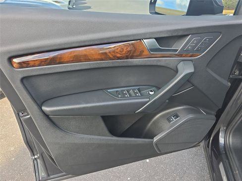 Used 2018 Audi Q5 2.0T Premium Plus w/ Premium Plus Package image 14