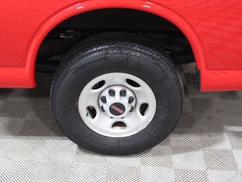 Used 2024 GMC Savana 3500 Extended image 28