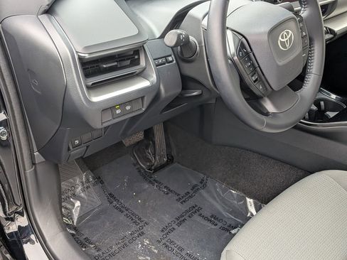 Used 2024 Toyota Prius LE image 17