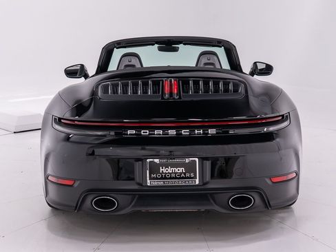 Used 2025 Porsche 911 Carrera RWD image 4