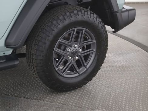 Used 2024 Jeep Wrangler Unlimited Sport AWD/4WD image 14