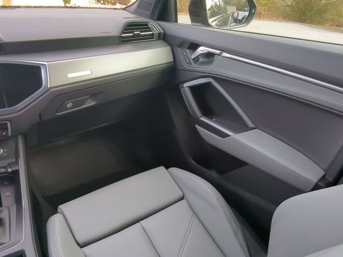 Used 2025 Audi Q3 2.0T Premium image 15