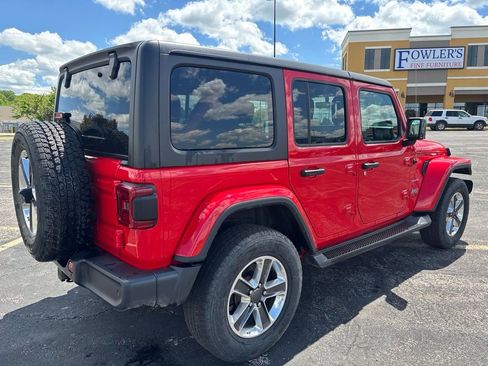 Used 2022 Jeep Wrangler Unlimited Sahara w/ Dual Top Group AWD/4WD image 5