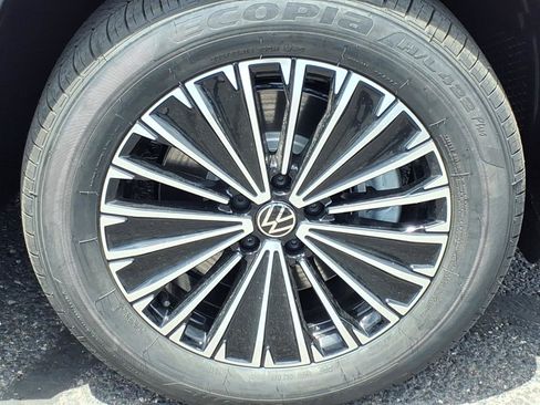 New 2026 Volkswagen Tiguan S AWD/4WD image 8