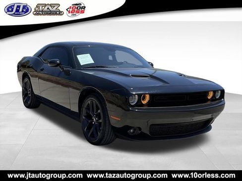 Used 2020 Dodge Challenger SXT w/ Blacktop Package RWD image 1