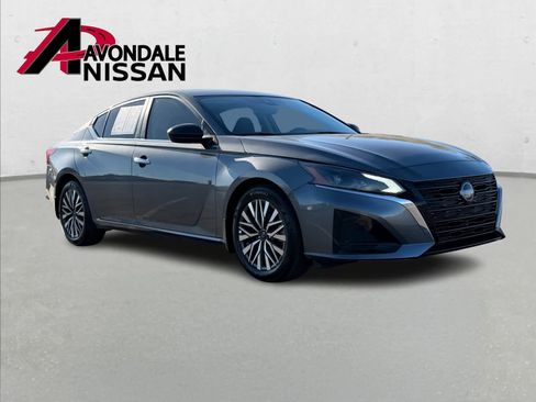 Certified 2025 Nissan Altima 2.5 SV image 9