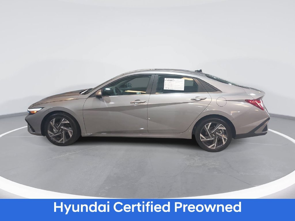 Certified 2025 Hyundai Elantra SEL FWD image 8