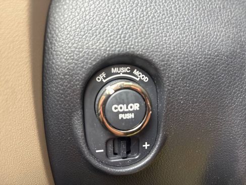 Used 2011 Kia Soul ! FWD image 11