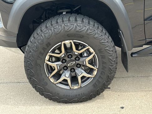 Used 2023 Chevrolet Colorado ZR2 w/ ZR2 Convenience Package III AWD/4WD image 15