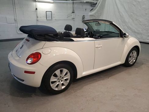 Used 2009 Volkswagen Beetle S FWD image 11