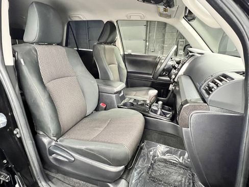 Used 2021 Toyota 4Runner Venture w/ Moonroof Package AWD/4WD image 15