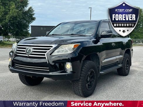 Used 2013 Lexus LX 570 4WD w/ Luxury Pkg w/Pre-crash image 2