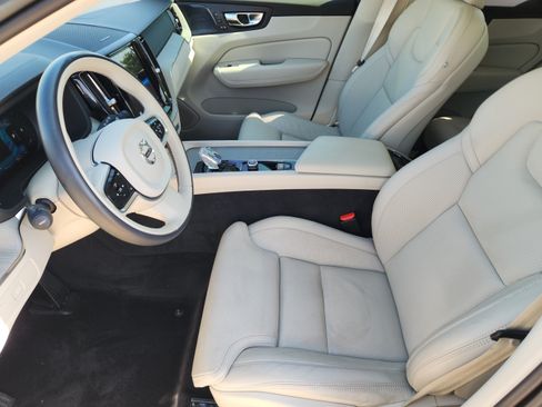 Used 2023 Volvo XC60 B5 Ultimate w/ Protection Package Premier AWD/4WD image 32