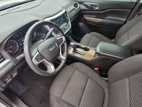 Used 2018 GMC Acadia SLE image 9