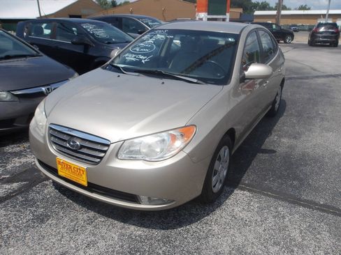 Used 2008 Hyundai Elantra GLS FWD image 2