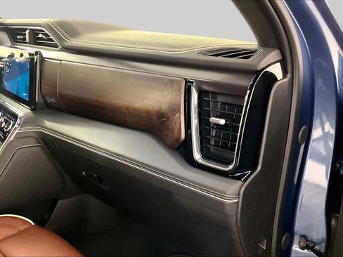 Used 2025 GMC Sierra 1500 Denali Ultimate AWD/4WD image 18