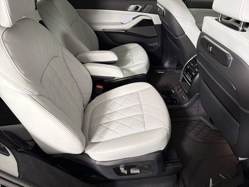 Used 2026 BMW X7 xDrive40i w/ M Sport Package image 13