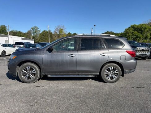 Used 2018 Nissan Pathfinder SL AWD/4WD image 2