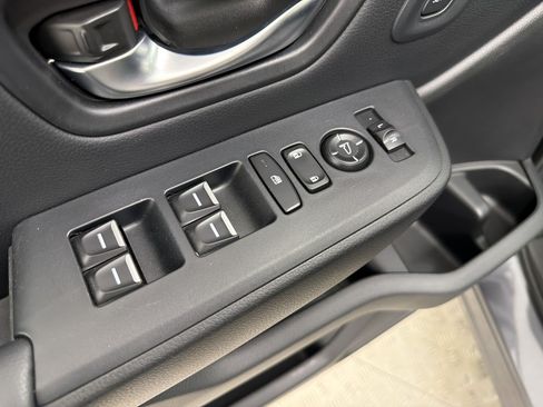 Used 2024 Honda Pilot Touring image 13