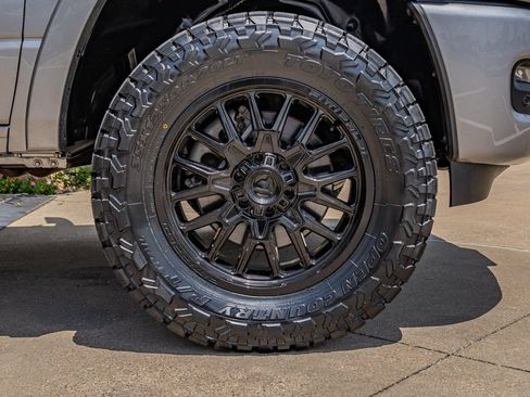 Used 2025 RAM 1500 Laramie w/ Sport Appearance Package AWD/4WD image 8