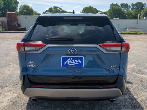 Used 2024 Toyota RAV4 XSE w/ Weather Package AWD/4WD image 4