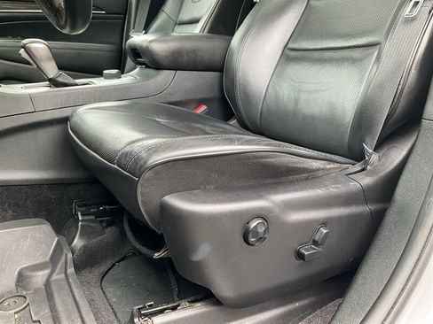 Used 2018 Jeep Grand Cherokee Overland AWD/4WD image 21