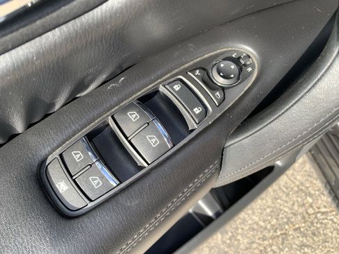 Used 2023 Nissan Armada SV image 13